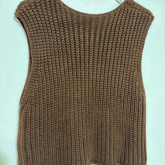 Knitted Sweater Button Detailing - Picture 5 of 5